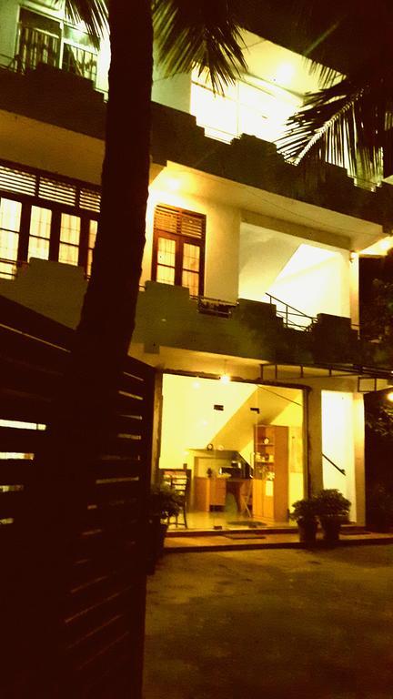 Holiday Inn Unawatuna Dış mekan fotoğraf